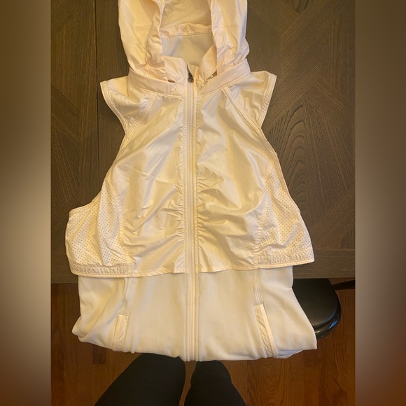 Lululemon Kanto Catch Me Vest - Picture 10 of 15